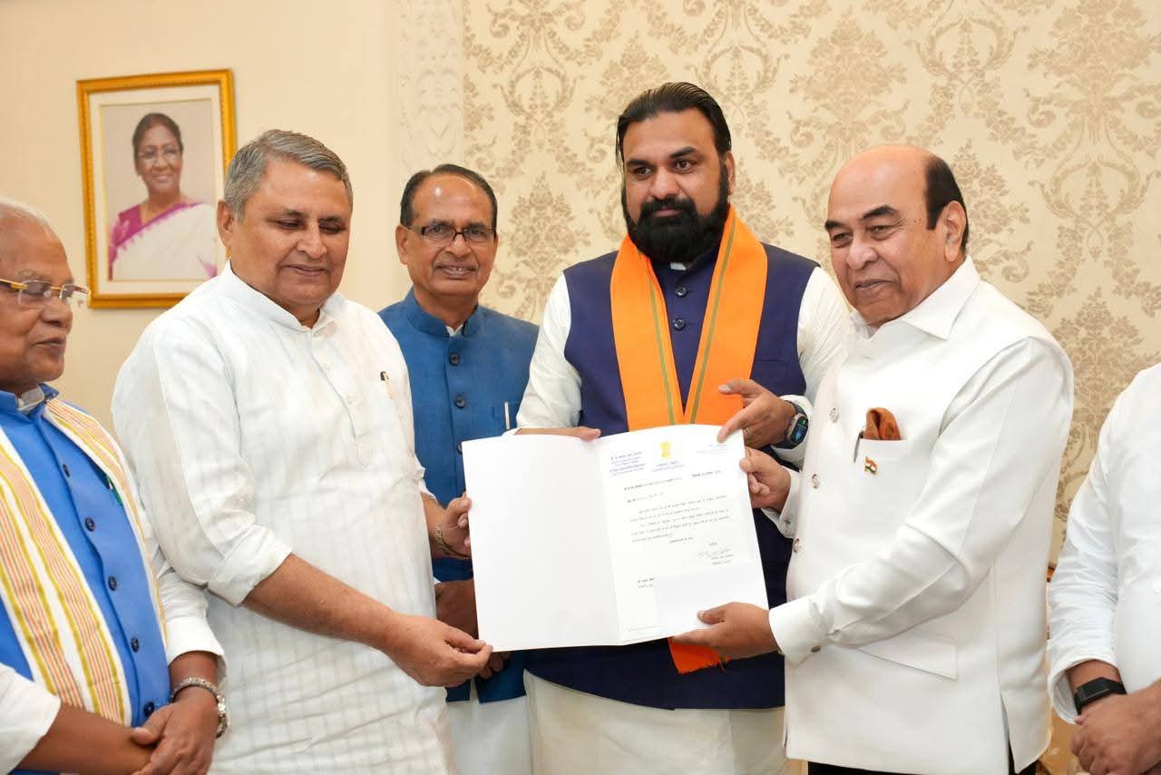 सम्राट चौधरी होंगे बिहार के नये सीएम, राज्यपाल से मिलकर सरकार बनाने का दावा पेश किया